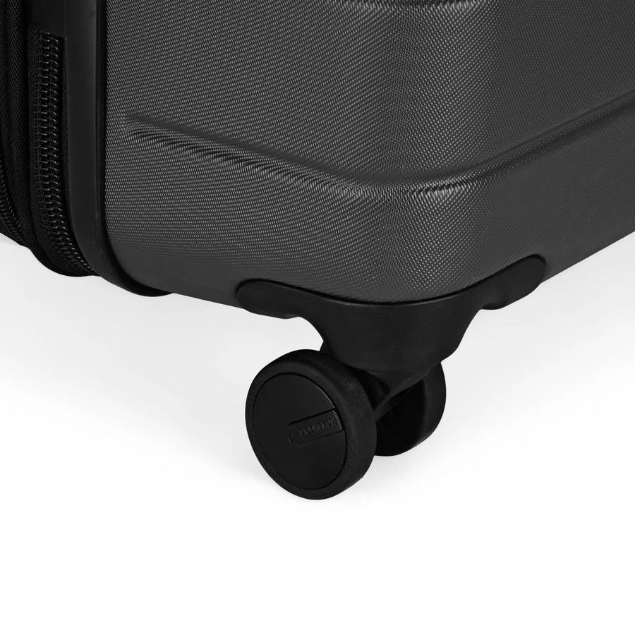 Bugatti Hamburg - 28" Luggage